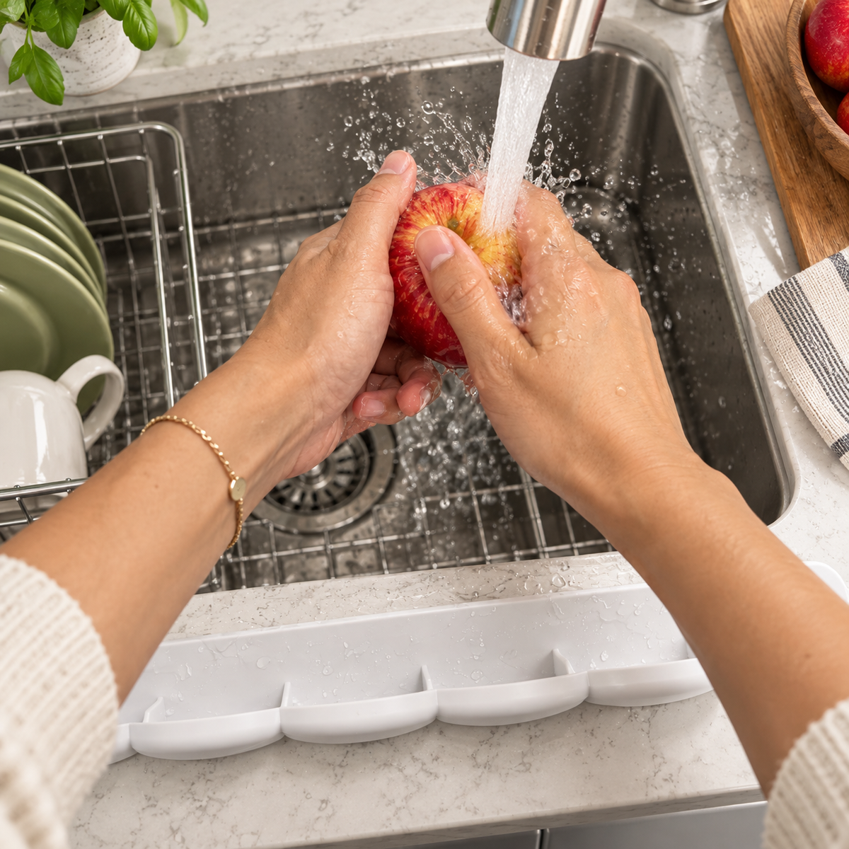 Silicone Sink Splash Guard with Suction Cups, Kitchen Water Blocking Barrier