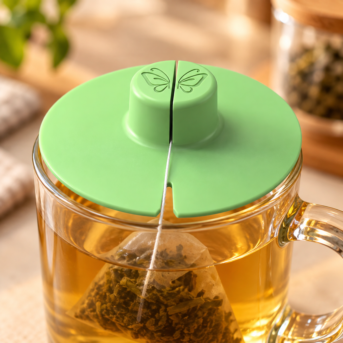 Silicone Tea Bag Holder & Squeezer – Mess-Free Tea Steeping Lid
